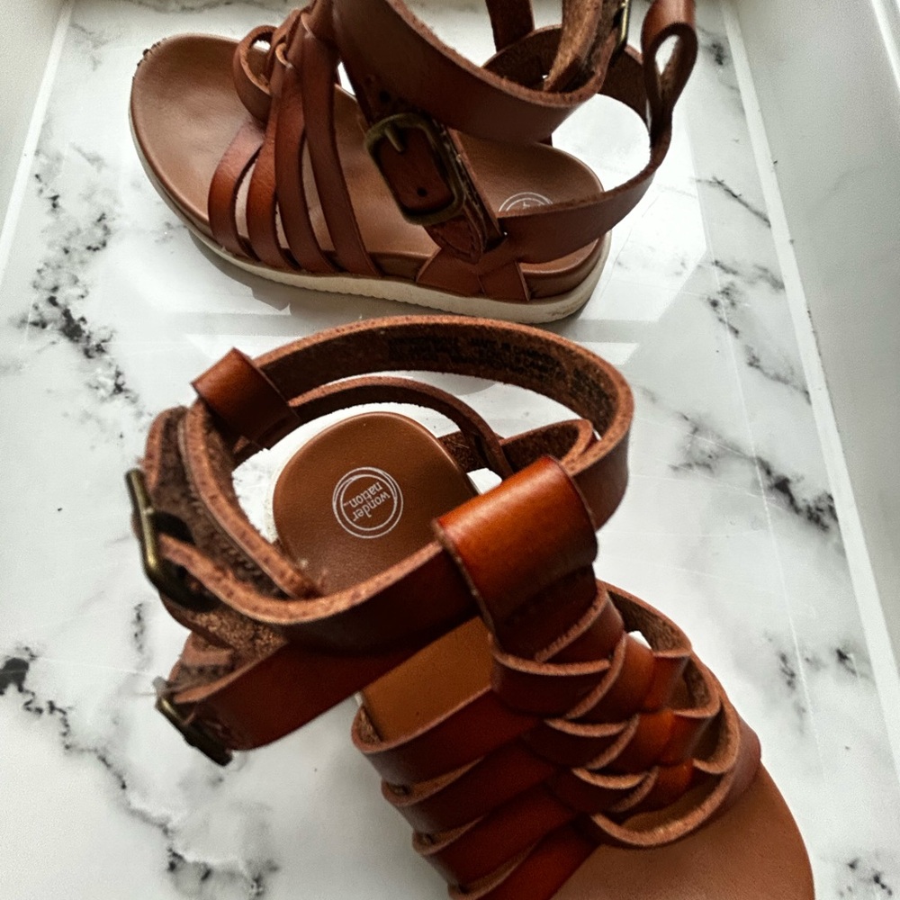 Chic Brown Leather Sandals with Straps